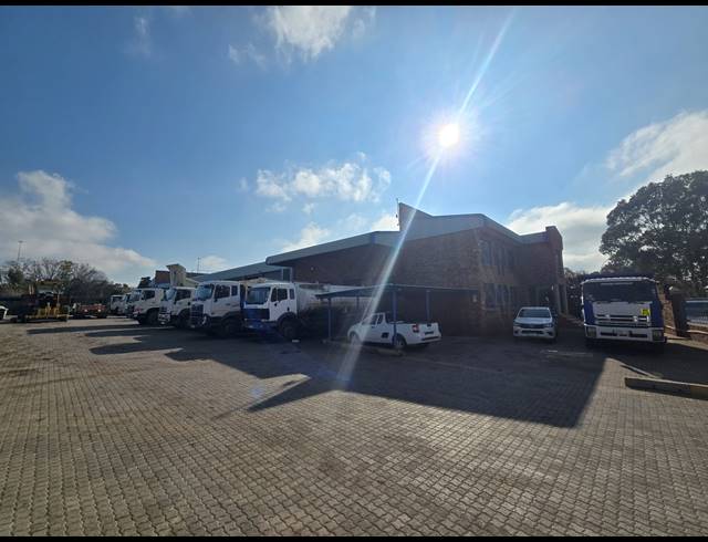 1,900M² FACTORY TO LET IN MOREHILL